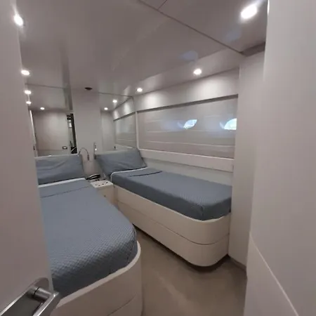 Botel Luxury Yacht Portosole San Remo